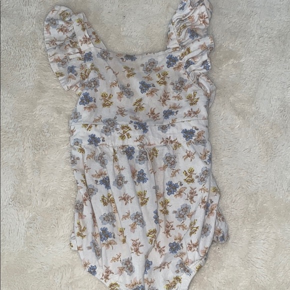 Toddler Floral Romper 🌿 - Picture 1 of 5